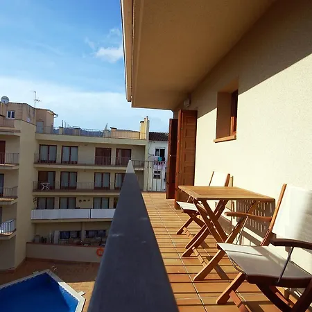 Lets Holidays Centric With Pool In Tossa 또사데마르