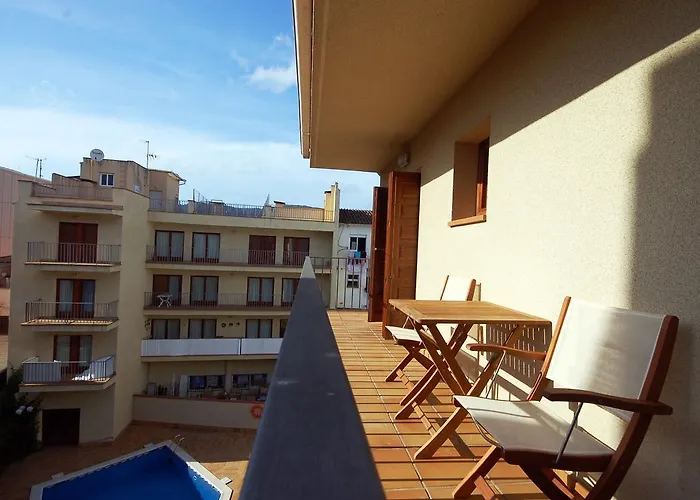 Lets Holidays Centric With Pool In Tossa 또사데마르